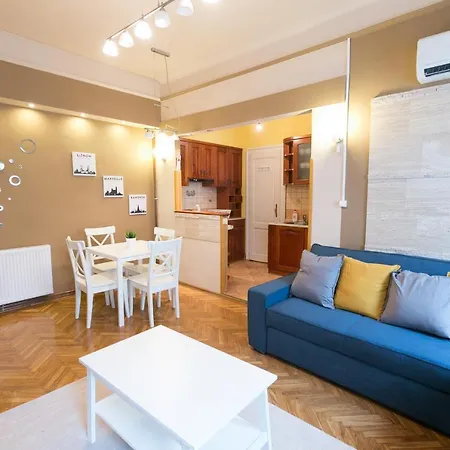 Dnest@harsfa Street Apartment